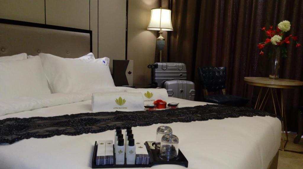 Lotus Blu Hotel Legazpi Bagian luar foto