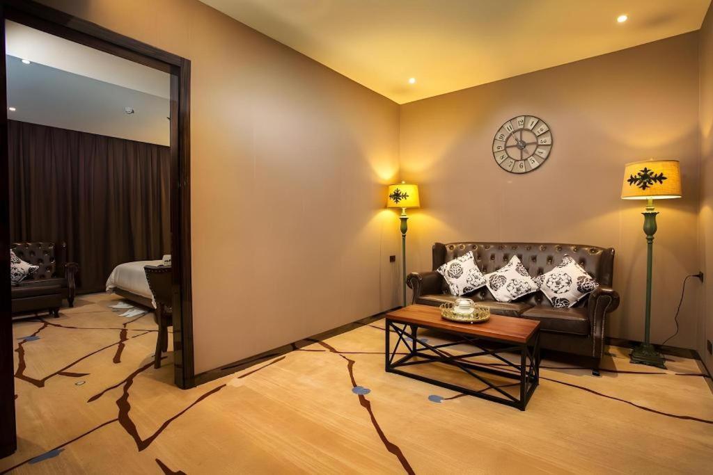 Lotus Blu Hotel Legazpi Bagian luar foto
