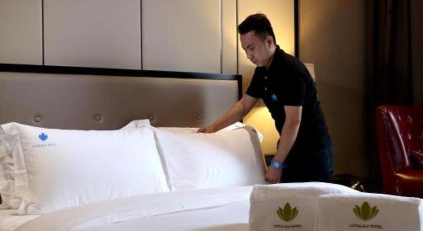 Lotus Blu Hotel Legazpi Bagian luar foto