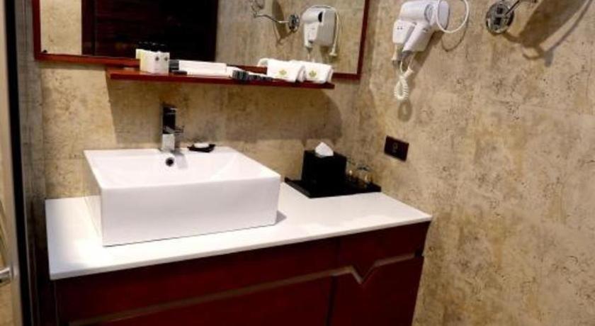 Lotus Blu Hotel Legazpi Bagian luar foto