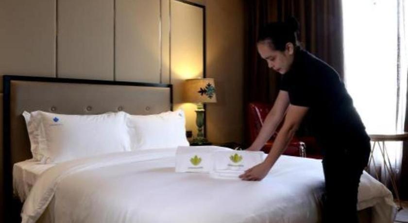 Lotus Blu Hotel Legazpi Bagian luar foto