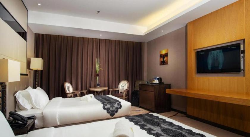 Lotus Blu Hotel Legazpi Bagian luar foto
