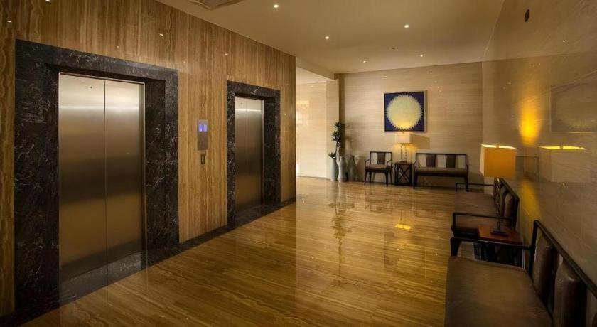 Lotus Blu Hotel Legazpi Bagian luar foto